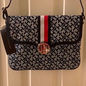 Tommy Hilfiger Bags - Tommy Hilfiger Messenger/Crossbody Bag Tommy Hilfiger Bags - Tommy Hilfiger Messenger/Crossbody Bag